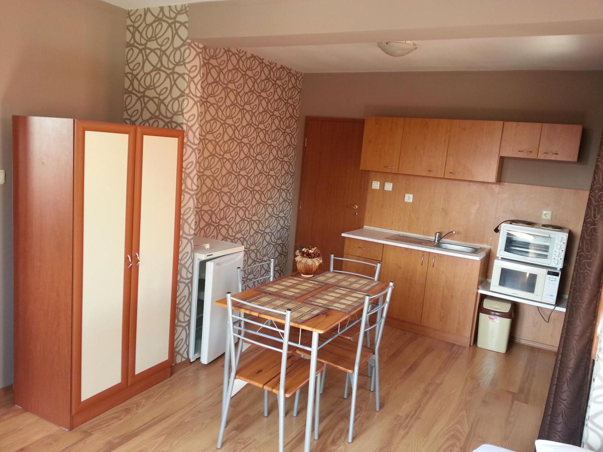 Hristovi Apartments & Studios Pomorie Extérieur photo